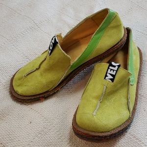 Elove chartreuse suede